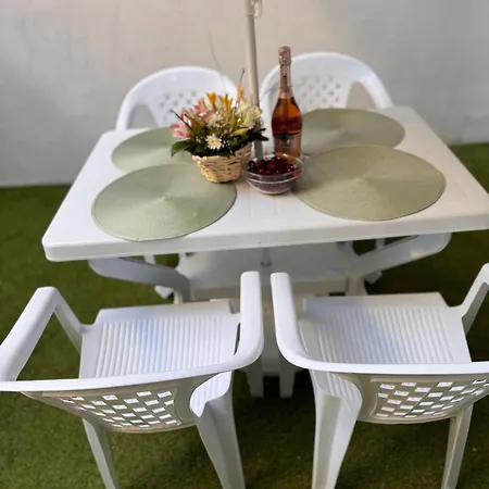Apartment Goldy With Private Garden Burgas