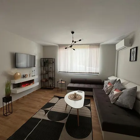 Apartment Goldy With Private Garden Burgas