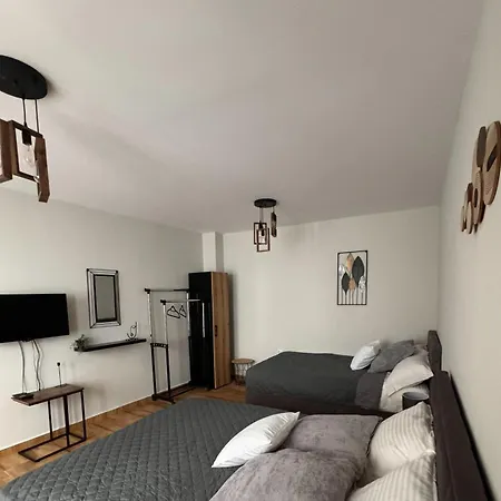 Goldy With Private Garden Apartment Burgas City