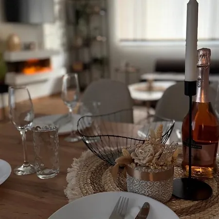 Goldy With Private Garden Apartament