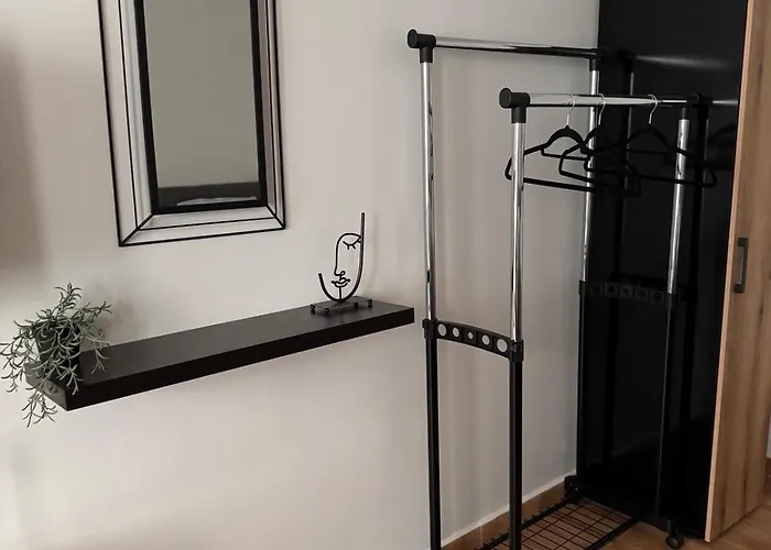 Apartment Goldy With Private Garden Burgas City