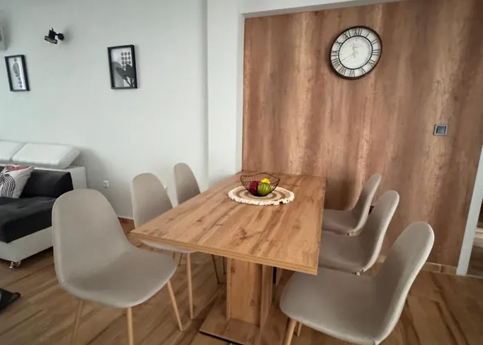 Goldy With Private Garden Daire *